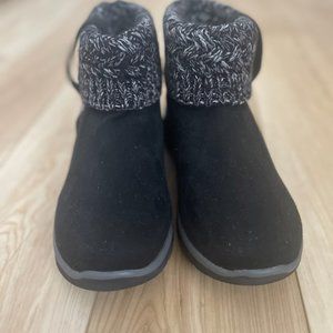 Skechers Easy Going Cozy Weather Ankle Boot